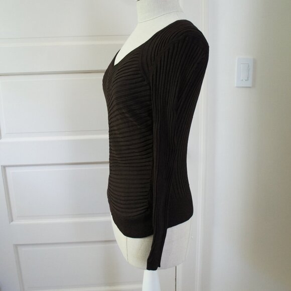 Vintage Brown Sweetheart V-Neckline Cable Knit Silk Sweater Size Medium - Picture 8 of 11